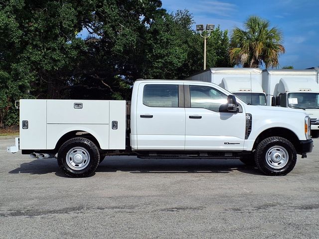 2023 Ford Super Duty F-250 SRW Crew Cab Utility Truck - 23037939 - 1
