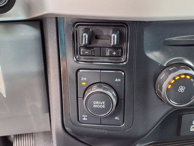 2023 Ford Super Duty F-250 SRW Crew Cab Utility Truck - 23037939 - 23