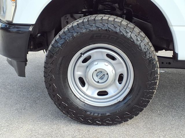 2023 Ford Super Duty F-250 SRW Crew Cab Utility Truck - 23037939 - 37
