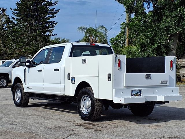 2023 Ford Super Duty F-250 SRW Crew Cab Utility Truck - 23037939 - 4