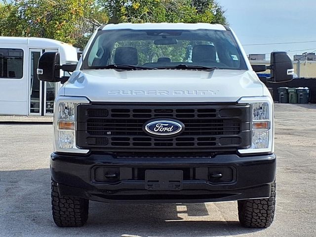 2023 Ford Super Duty F-250 SRW Crew Cab Utility Truck - 23037939 - 7