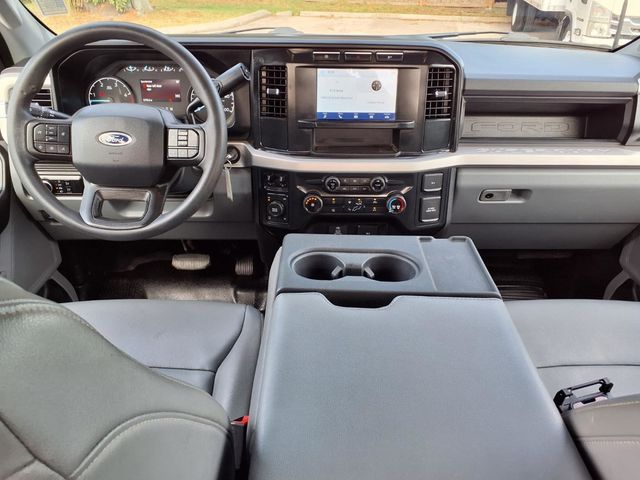 2023 Ford Super Duty F-250 SRW Crew Cab Utility Truck - 23037939 - 8