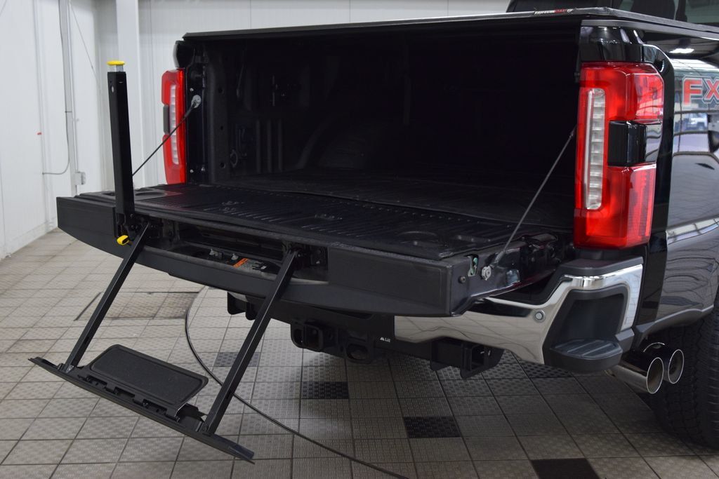 2023 Ford Super Duty F-250 SRW Lariat - 23051898 - 25