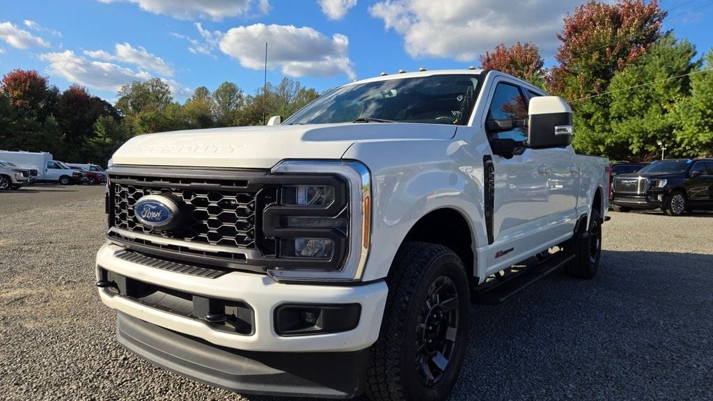 2023 Ford F-250 Lariat photo 2
