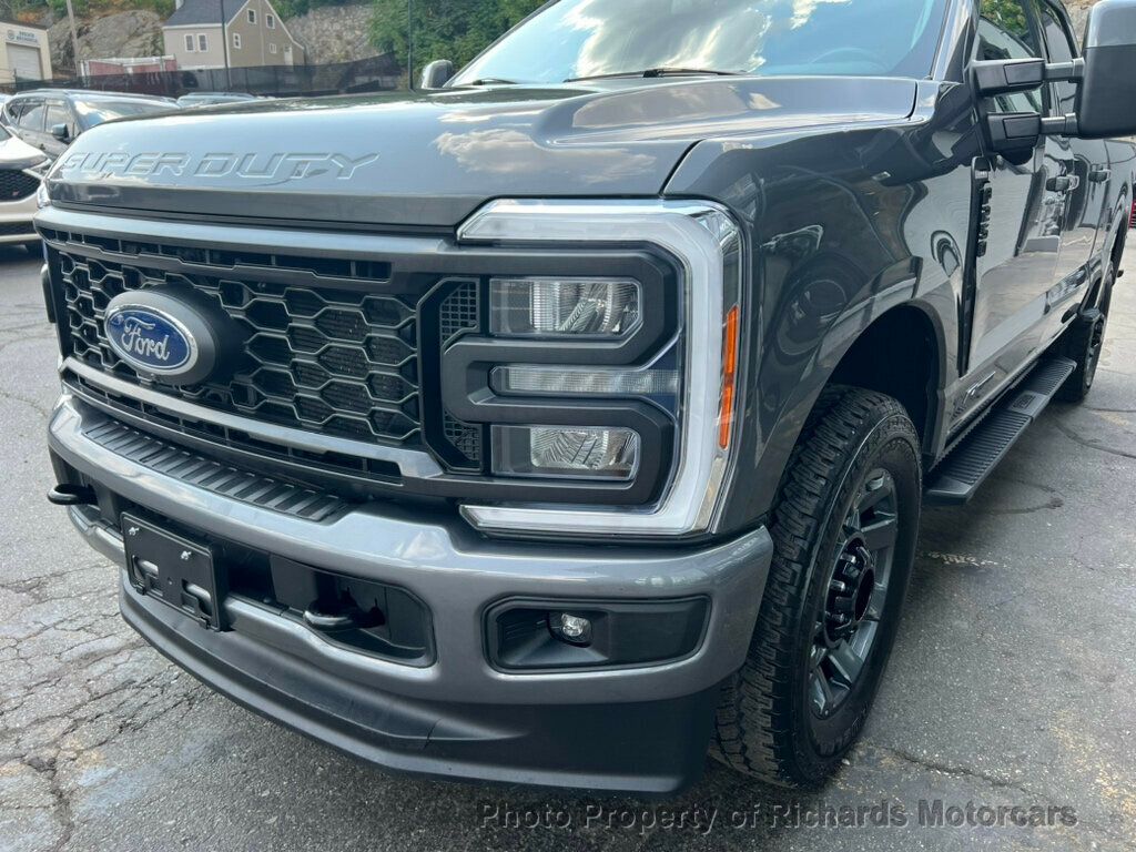 2023 Ford Super Duty F-250 SRW LARIAT 4WD Crew Cab 6.75' Box - 22537695 - 11