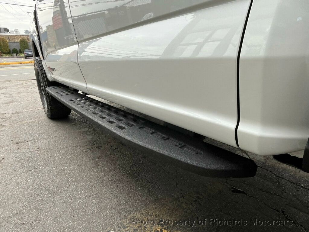 2023 Ford Super Duty F-250 SRW LARIAT 4WD Crew Cab 6.75' Box - 22949823 - 16