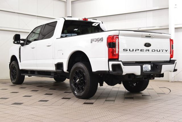 2023 Ford Super Duty F-250 SRW Lariat Black Pack FX4 - 23050752 - 4