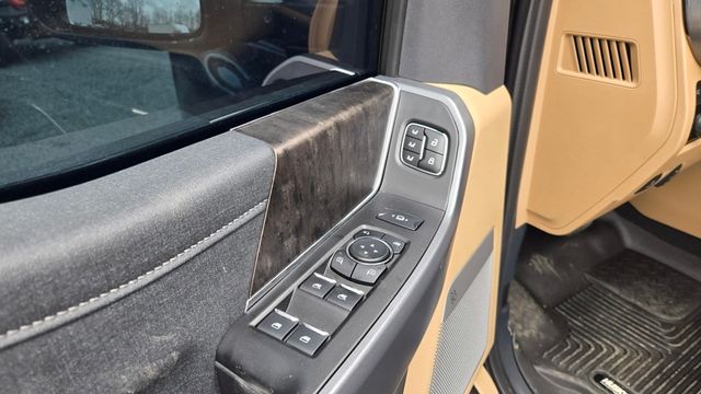 2023 Ford Super Duty F-250 SRW Lariat Ultimate Leveled - 22987553 - 13