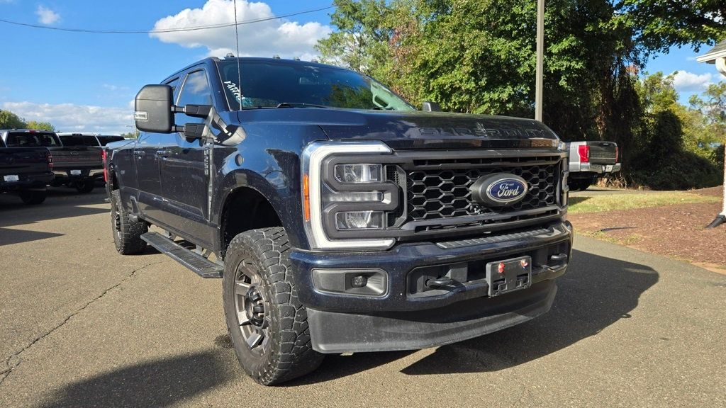 2023 Ford F-250 XLT photo 2