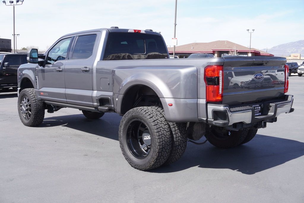 2023 Ford Super Duty F-350 LARIAT - 23001900 - 2