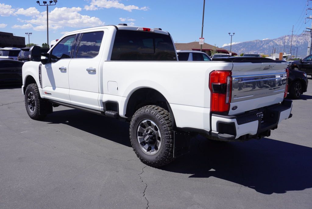 2023 Ford F-350 Platinum photo 3