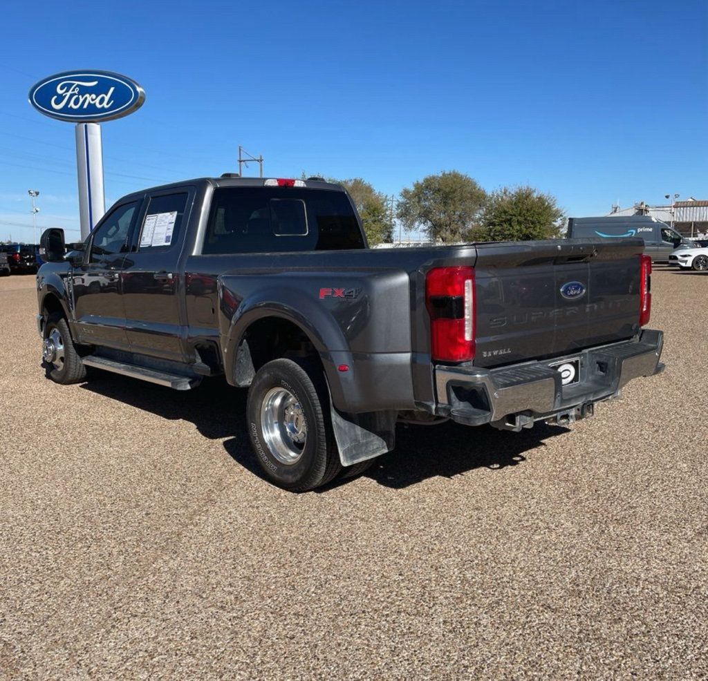 2023 Ford Super Duty F-350 DRW LARIAT 4WD Crew Cab 8' Box - 22667875 - 4