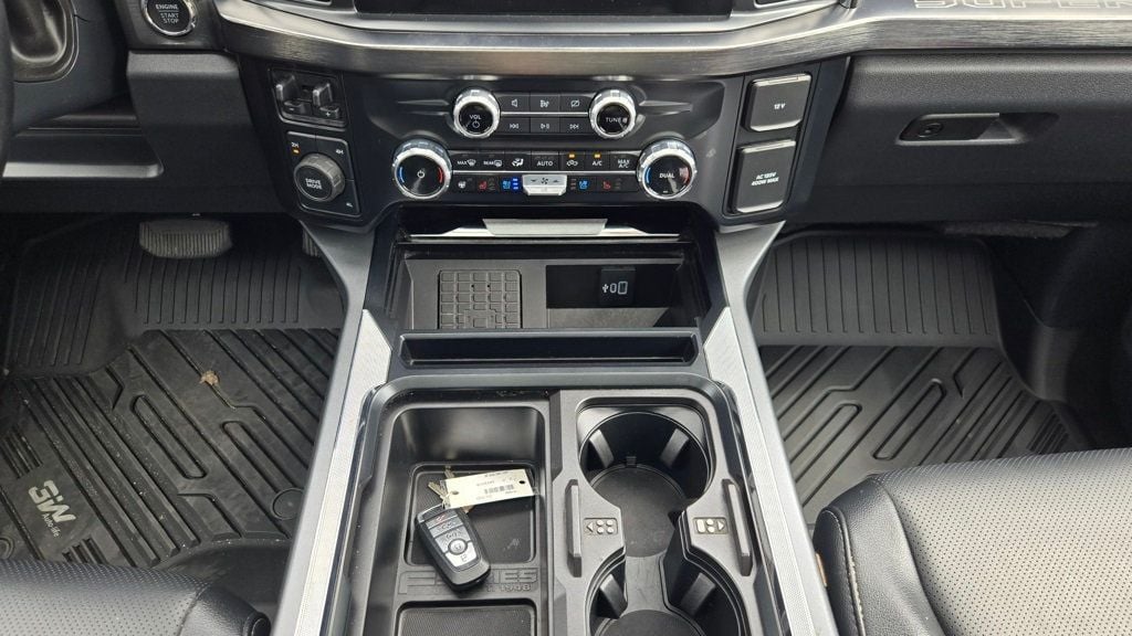 2023 Ford F-350 Lariat photo 20