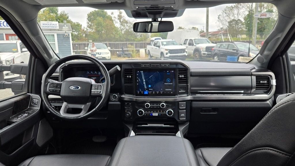 2023 Ford F-350 Lariat photo 22