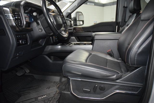 2023 Ford Super Duty F-350 DRW Lariat FX4 DRW - 22915693 - 35