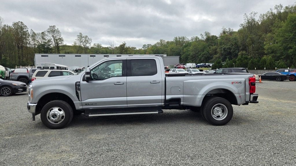 2023 Ford F-350 Lariat photo 4