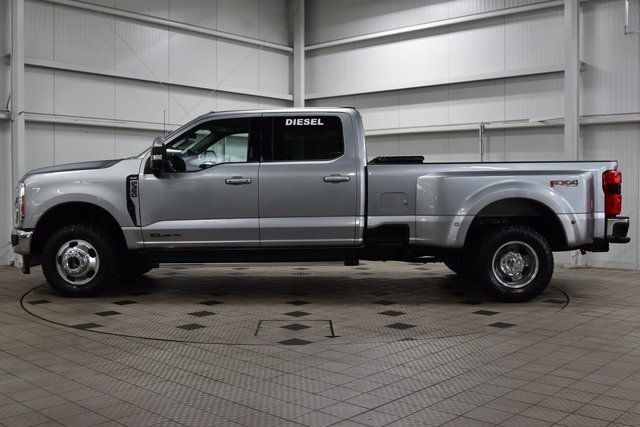 2023 Ford Super Duty F-350 DRW Lariat FX4 DRW - 22915693 - 3