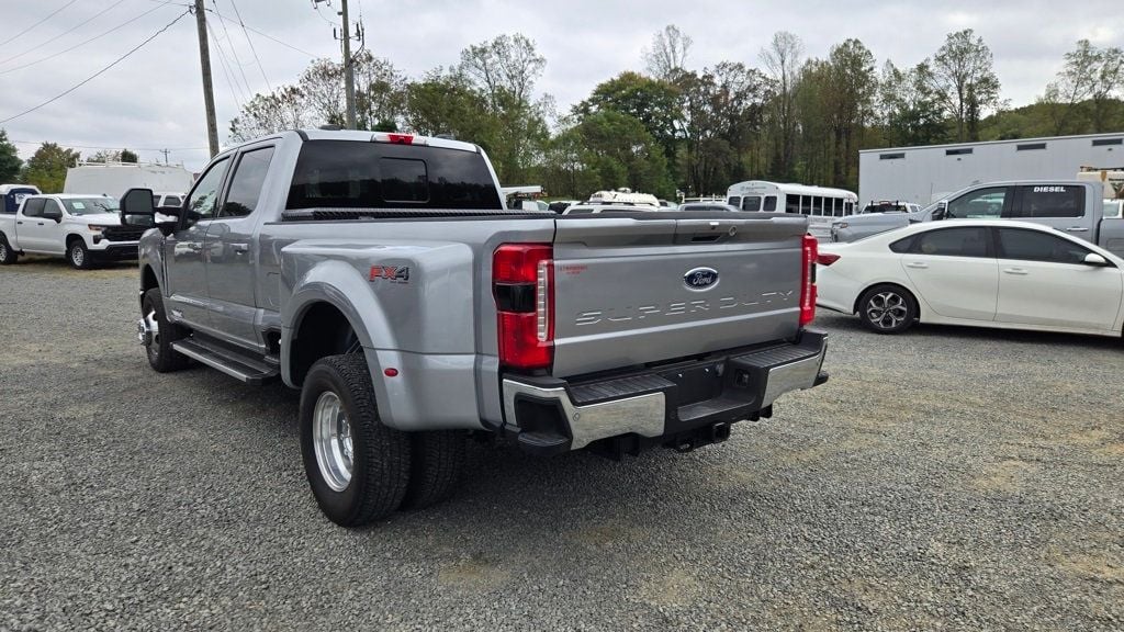 2023 Ford F-350 Lariat photo 5