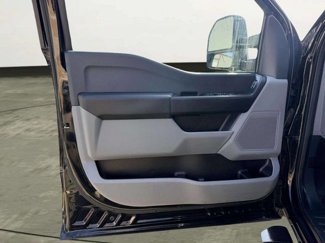 2023 Ford Super Duty F-350 DRW XL 4WD Crew Cab 8' Box - 23016875 - 17