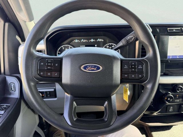 2023 Ford Super Duty F-350 DRW XL 4WD Crew Cab 8' Box - 23016875 - 28