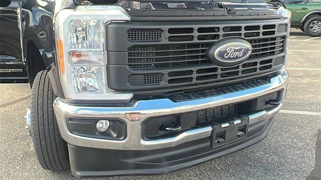 2023 Ford Super Duty F-350 DRW XL 4WD Crew Cab 8' Box - 22886157 - 12