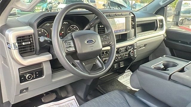 2023 Ford Super Duty F-350 DRW XL 4WD Crew Cab 8' Box - 22886157 - 18