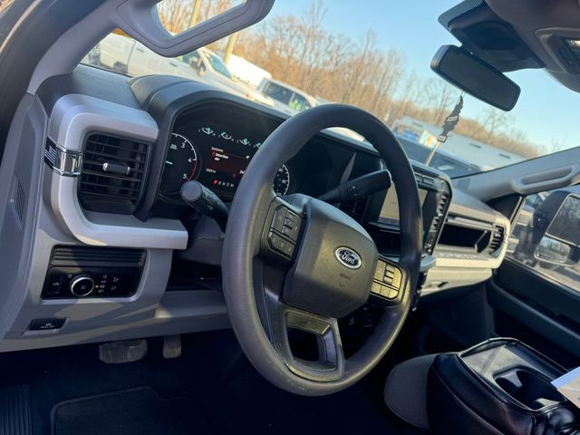 2023 Ford Super Duty F-350 DRW XLT 4WD Reg Cab 8' Box - 22974645 - 12