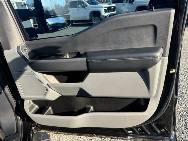 2023 Ford Super Duty F-350 DRW XLT 4WD Reg Cab 8' Box - 22974645 - 8