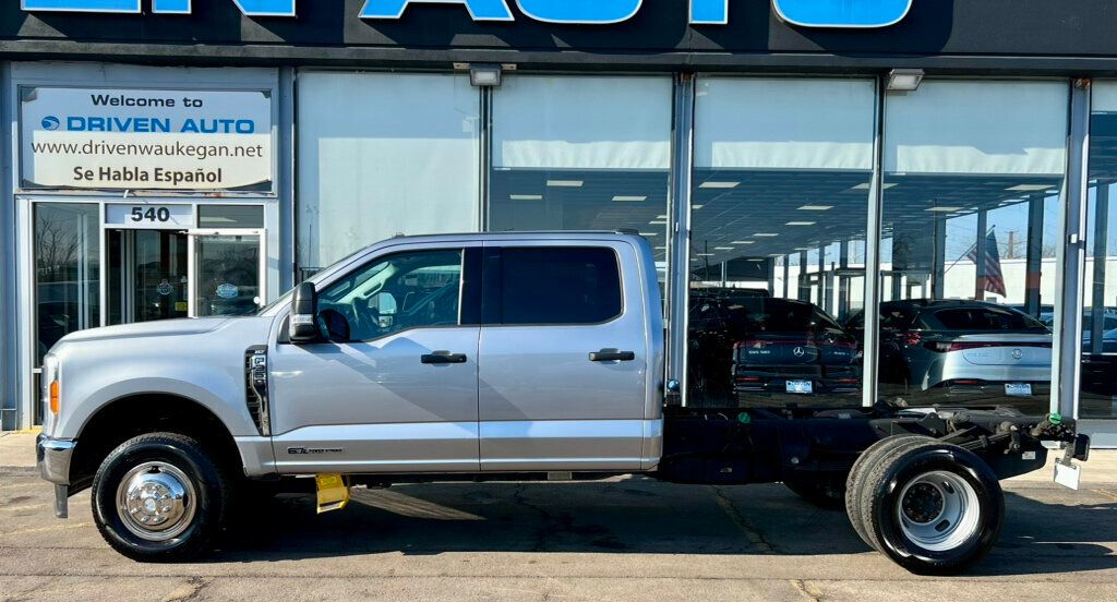 2023 Ford Super Duty F-350 DRW Cab-Chassis SUPER DUTY - 22983089 - 1