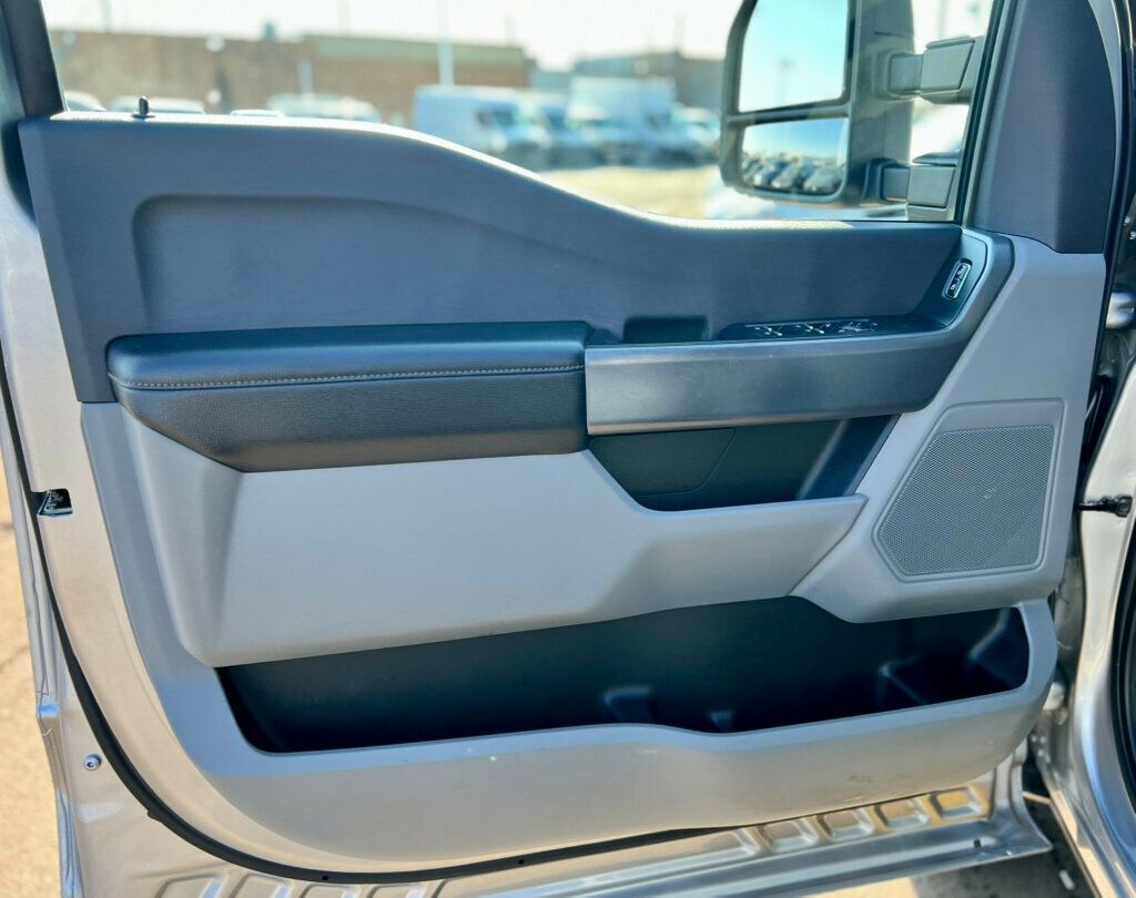 2023 Ford Super Duty F-350 DRW Cab-Chassis SUPER DUTY - 22983089 - 8