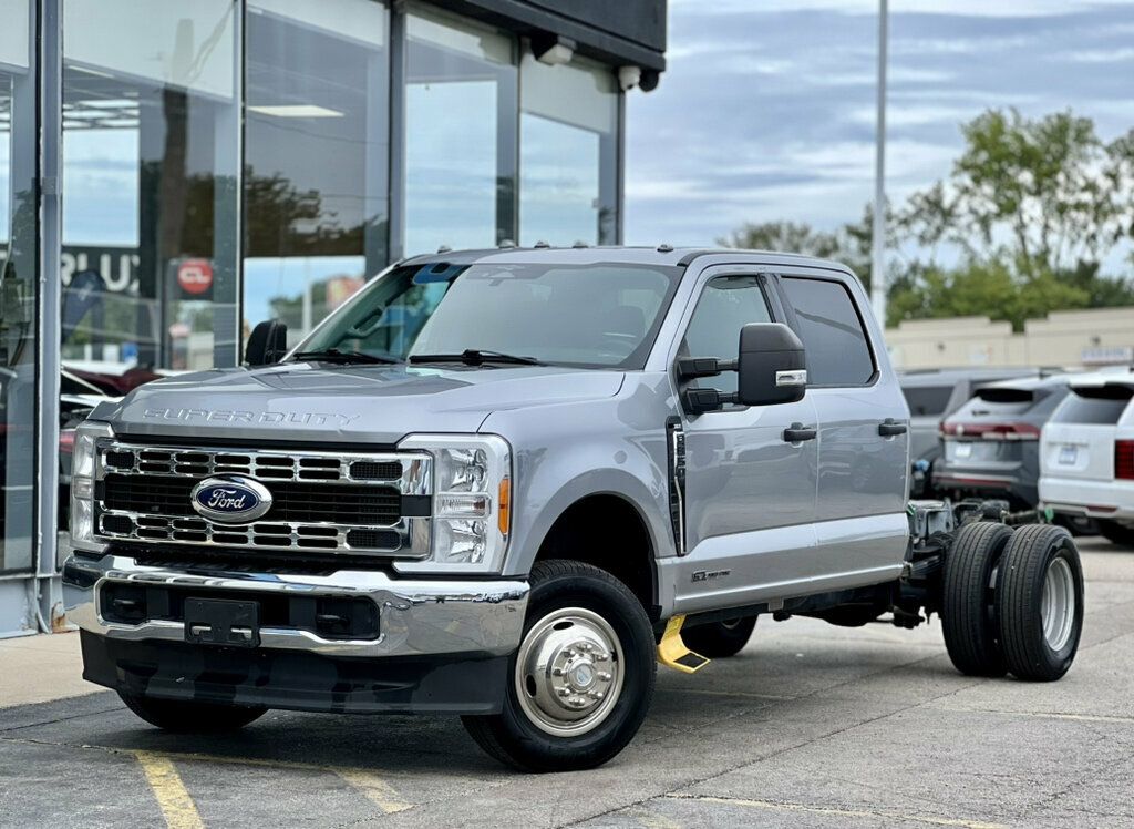2023 Ford Super Duty F-350 DRW Cab-Chassis XLT 4WD Crew Cab 179" WB 60" CA - 23078476 - 24