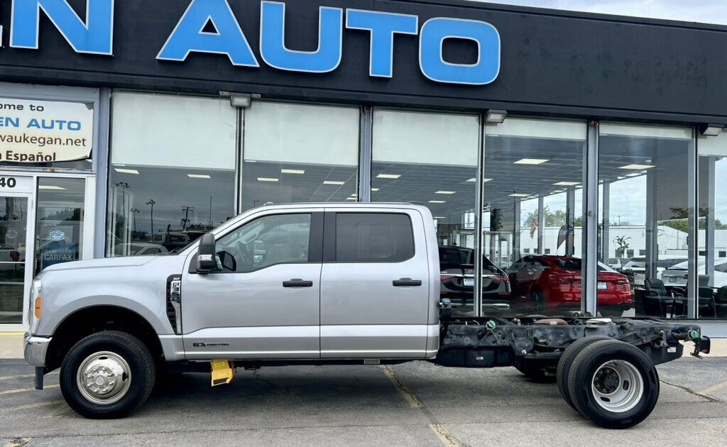 2023 Ford Super Duty F-350 DRW Cab-Chassis XLT 4WD Crew Cab 179" WB 60" CA - 23078476 - 25