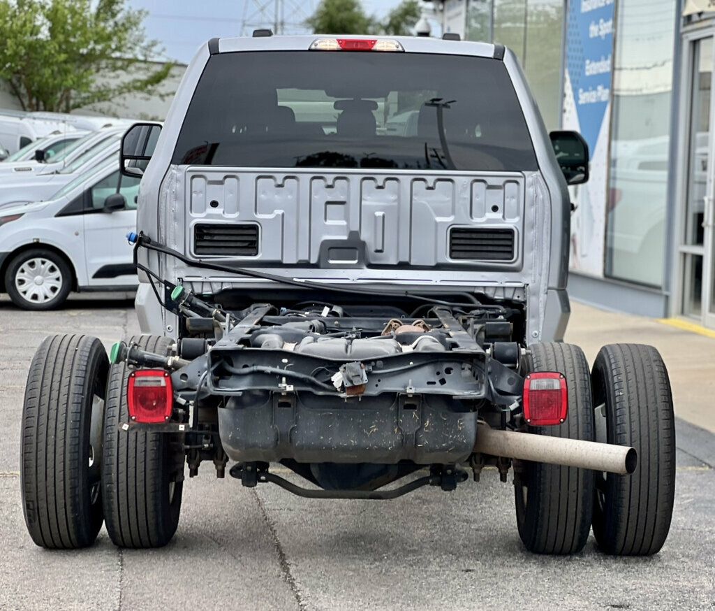 2023 Ford Super Duty F-350 DRW Cab-Chassis XLT 4WD Crew Cab 179" WB 60" CA - 23078476 - 3