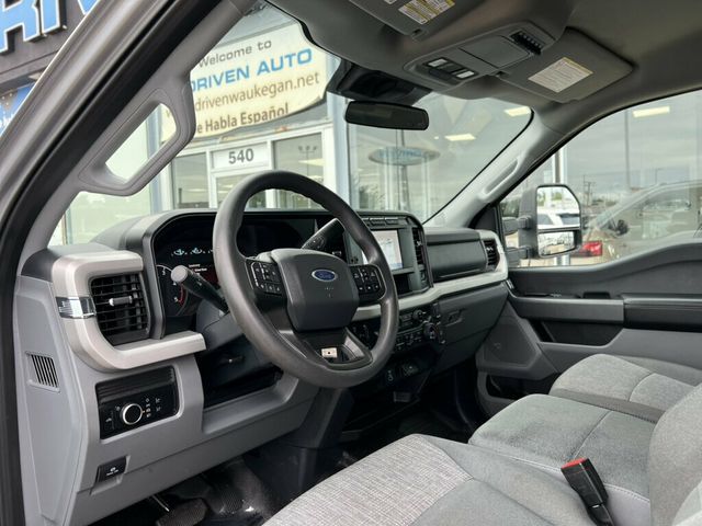 2023 Ford Super Duty F-350 DRW Cab-Chassis XLT 4WD Crew Cab 179" WB 60" CA - 23078476 - 8
