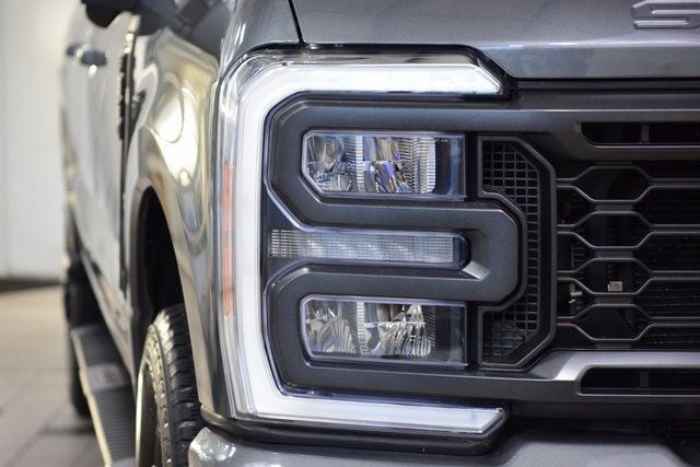 2023 Ford Super Duty F-350 SRW Lariat - 22927788 - 11