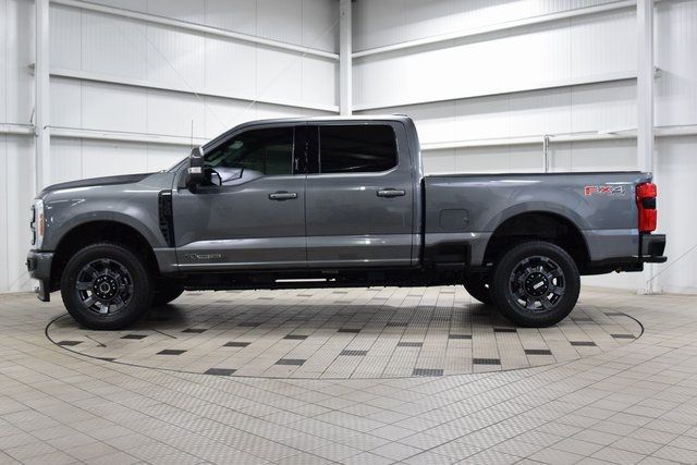 2023 Ford Super Duty F-350 SRW Lariat - 22927788 - 3