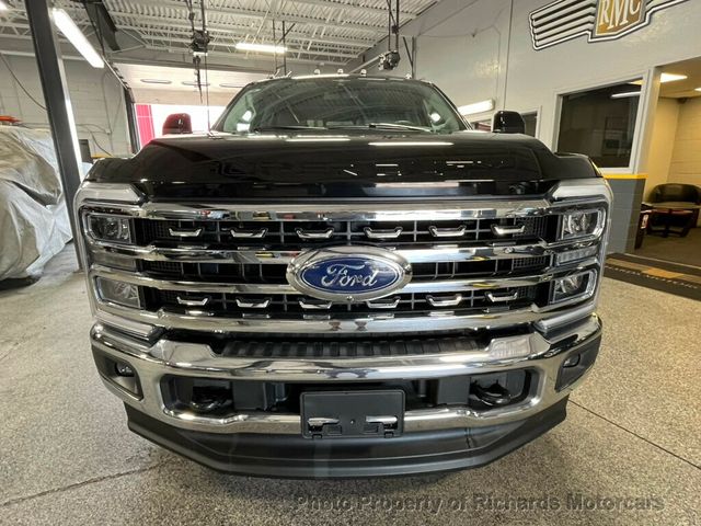2023 Ford Super Duty F-350 SRW LARIAT 4WD Crew Cab 6.75' Box - 22879822 - 11