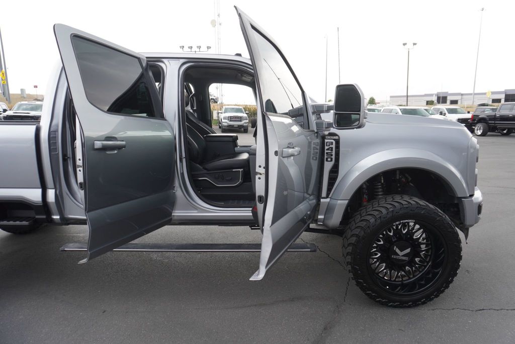 2023 Ford SUPER DUTY F-450 LARIAT - 23065706 - 25