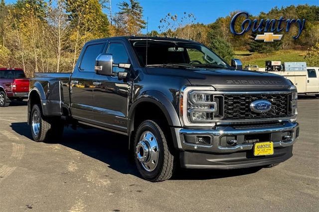 2023 Ford Super Duty F-450 DRW LARIAT 4WD Crew Cab 8' Box - 22937980 - 0