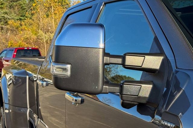 2023 Ford Super Duty F-450 DRW LARIAT 4WD Crew Cab 8' Box - 22937980 - 24