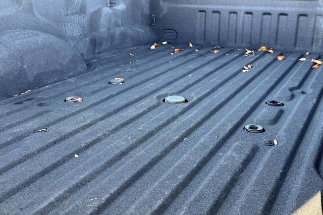 2023 Ford Super Duty F-450 DRW LARIAT 4WD Crew Cab 8' Box - 22937980 - 25