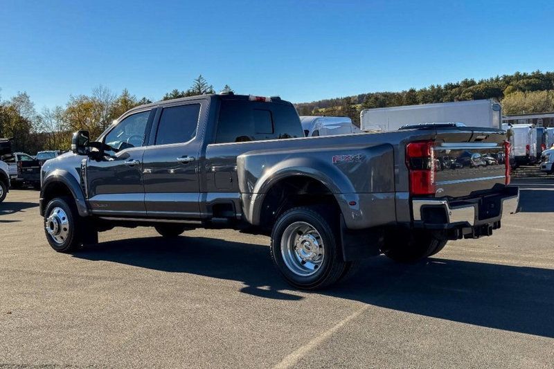2023 Ford Super Duty F-450 DRW LARIAT 4WD Crew Cab 8' Box - 22937980 - 4