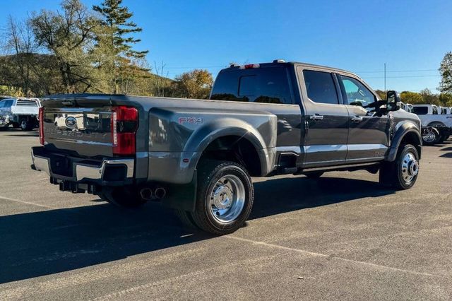 2023 Ford Super Duty F-450 DRW LARIAT 4WD Crew Cab 8' Box - 22937980 - 6