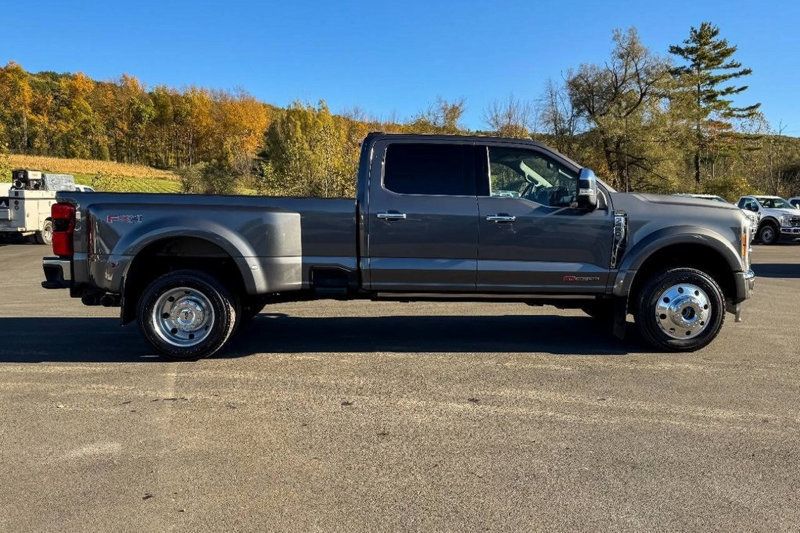 2023 Ford Super Duty F-450 DRW LARIAT 4WD Crew Cab 8' Box - 22937980 - 7