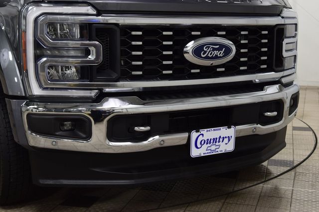 2023 Ford Super Duty F-450 DRW LARIAT 4WD Crew Cab 8' Box - 22953213 - 12