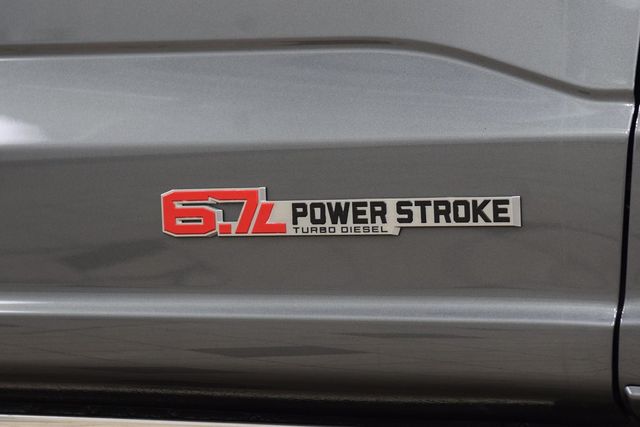 2023 Ford Super Duty F-450 DRW LARIAT 4WD Crew Cab 8' Box - 22953213 - 16