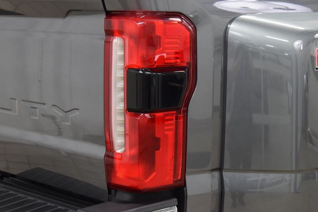 2023 Ford Super Duty F-450 DRW LARIAT 4WD Crew Cab 8' Box - 22953213 - 20