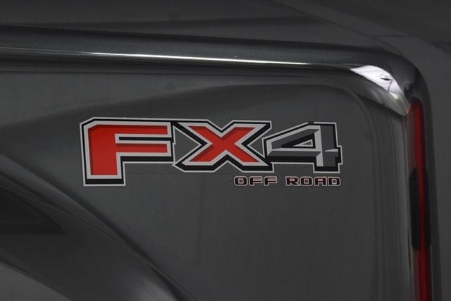 2023 Ford Super Duty F-450 DRW LARIAT 4WD Crew Cab 8' Box - 22953213 - 25