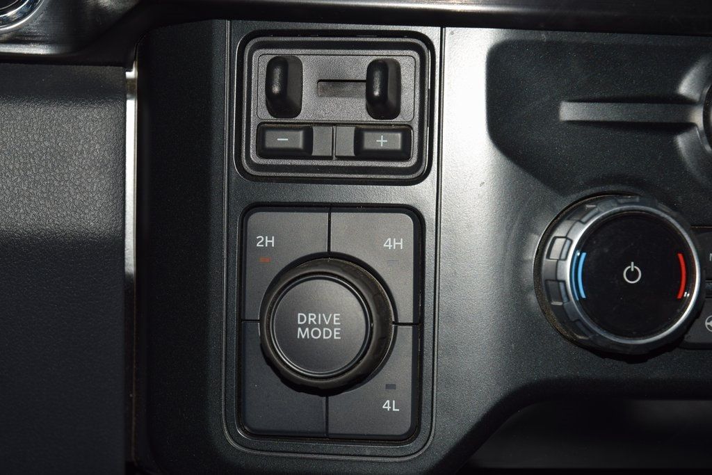 2023 Ford Super Duty F-450 DRW LARIAT 4WD Crew Cab 8' Box - 22953213 - 33