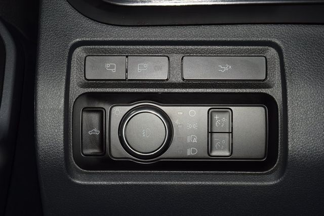 2023 Ford Super Duty F-450 DRW LARIAT 4WD Crew Cab 8' Box - 22953213 - 36